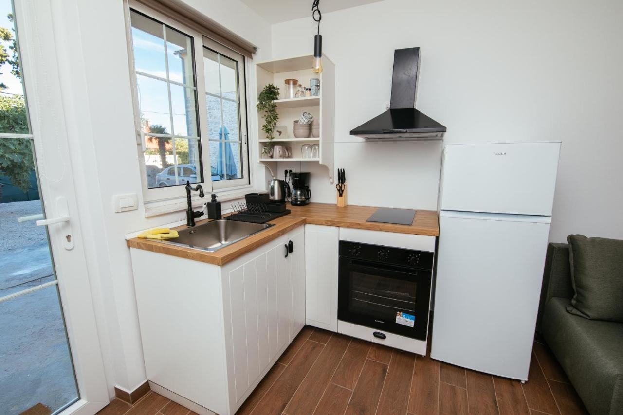 Apartmani Barbarosa Sveti Filip i Jakov Exterior photo