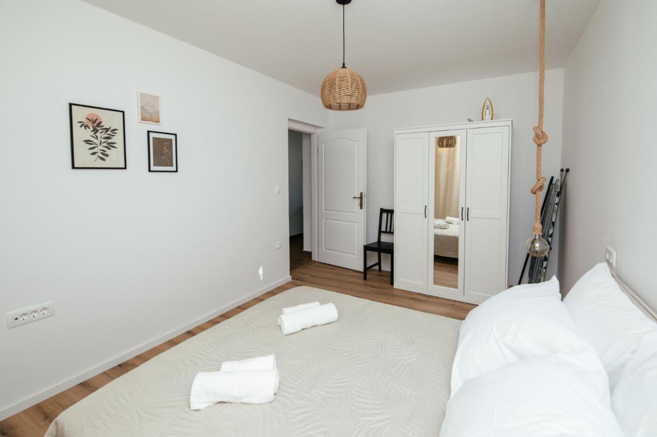 Apartmani Barbarosa Sveti Filip i Jakov Exterior photo